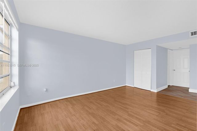 1300 NE 191st St A202, Miami, FL 33179