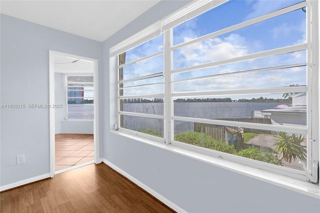 1300 NE 191st St A202, Miami, FL 33179