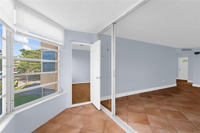 1300 NE 191st St A202, Miami, FL 33179