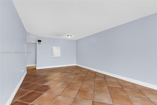 1300 NE 191st St A202, Miami, FL 33179