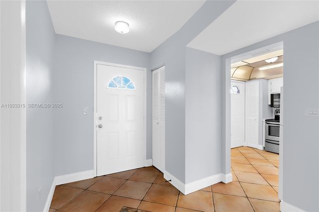 1300 NE 191st St A202, Miami, FL 33179