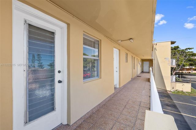 1300 NE 191st St A202, Miami, FL 33179