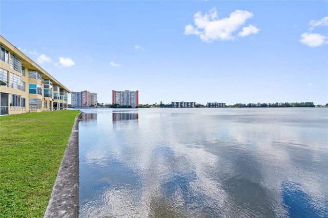 1300 NE 191st St A202, Miami, FL 33179