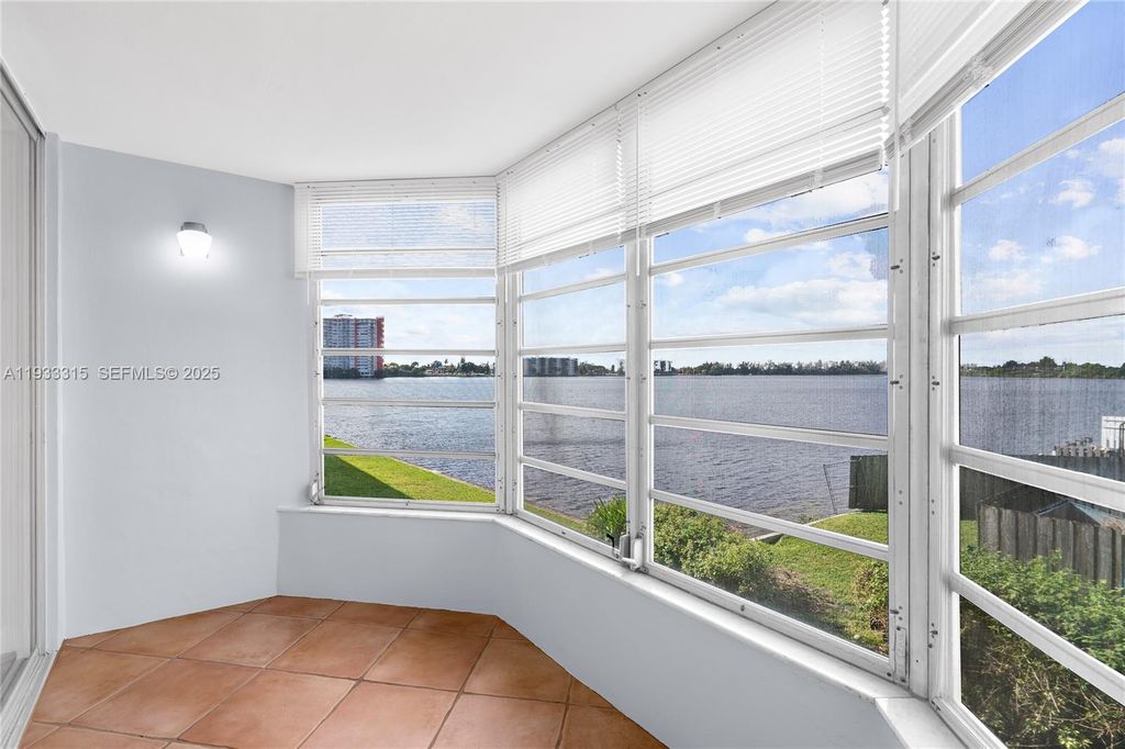 1300 NE 191st St A202, Miami, FL 33179