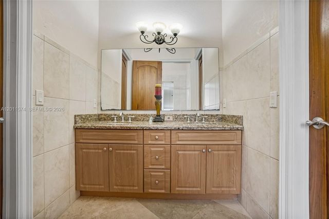 4025 SW 128th Ave, Miami, FL 33175