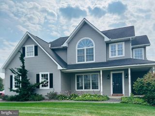 47 EASTFIELD DR, Lebanon, PA 17042