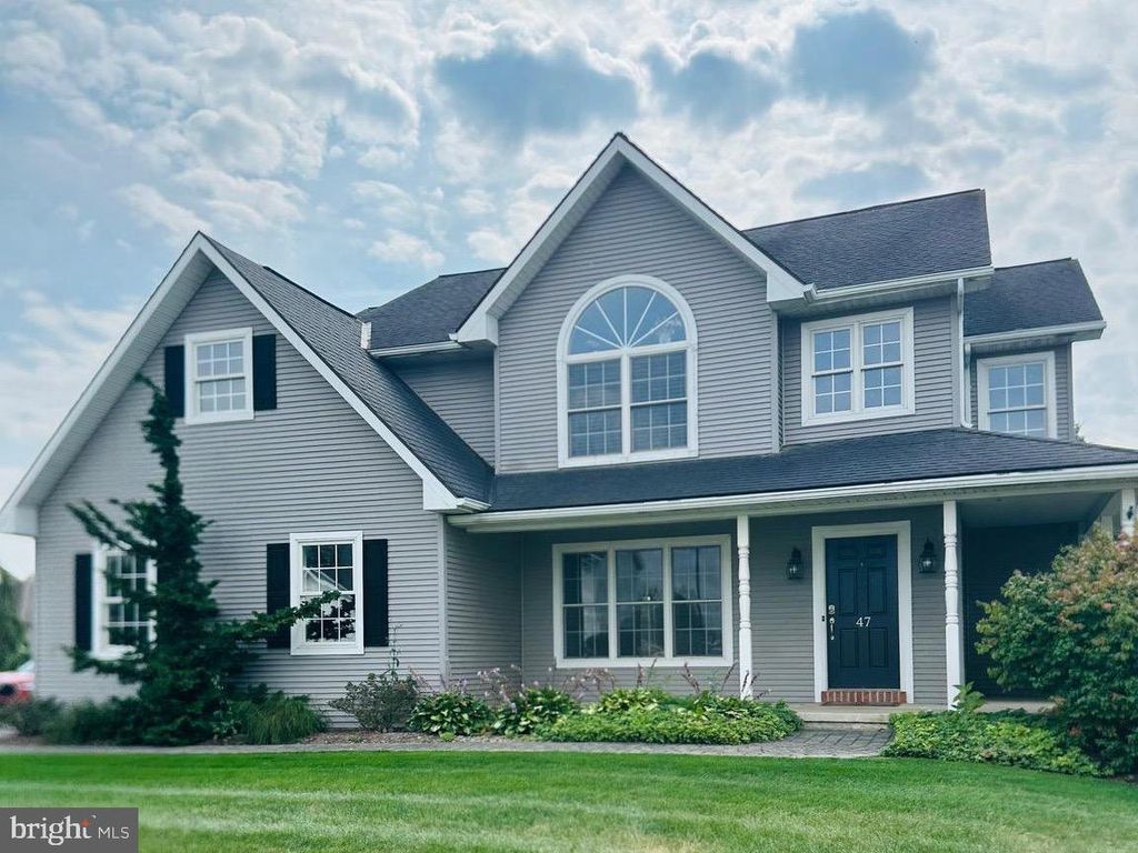 47 EASTFIELD DR, Lebanon, PA 17042