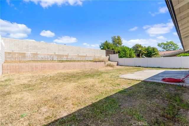 1075 Leslie Court, Colton, CA 92324