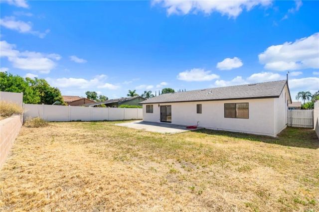 1075 Leslie Court, Colton, CA 92324