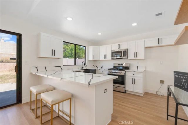 1075 Leslie Court, Colton, CA 92324