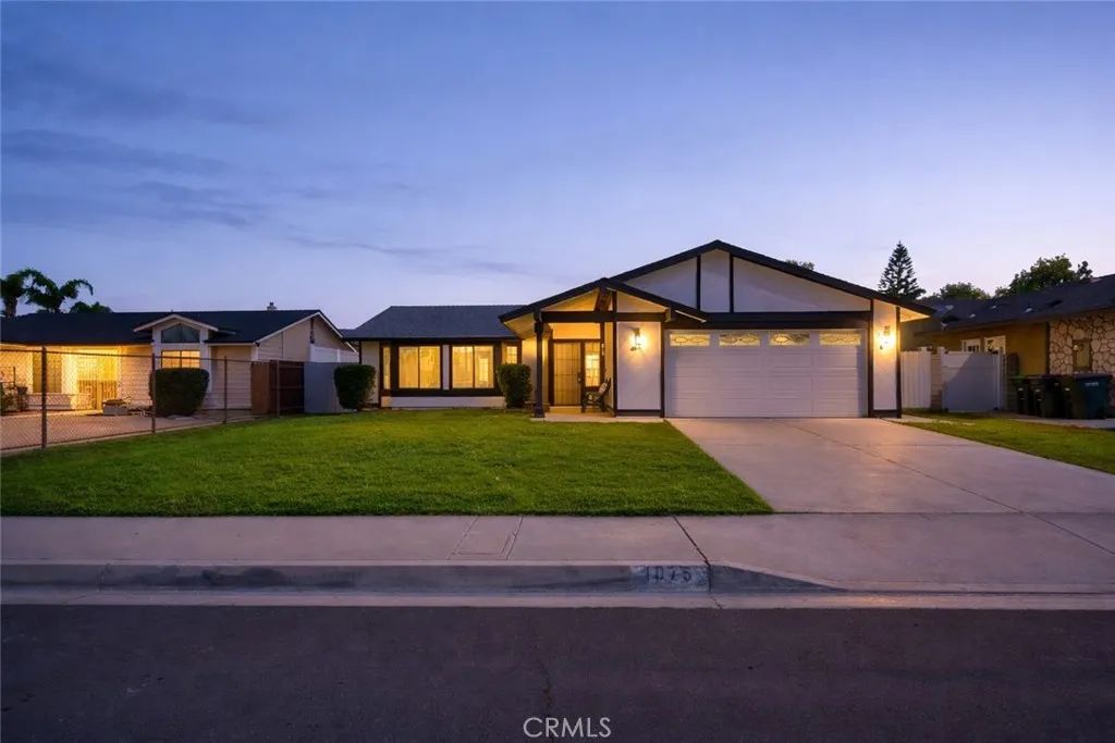 1075 Leslie Court, Colton, CA 92324