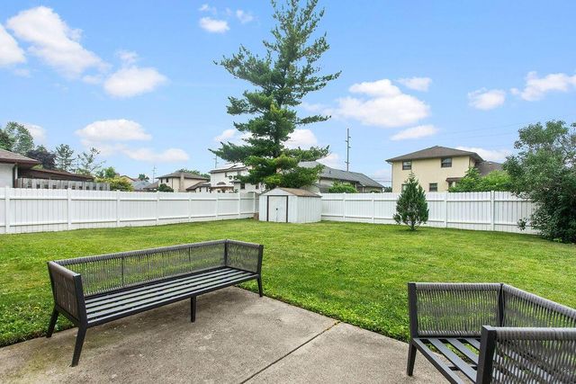 2386 Parkview Drive, Grove City, OH 43123