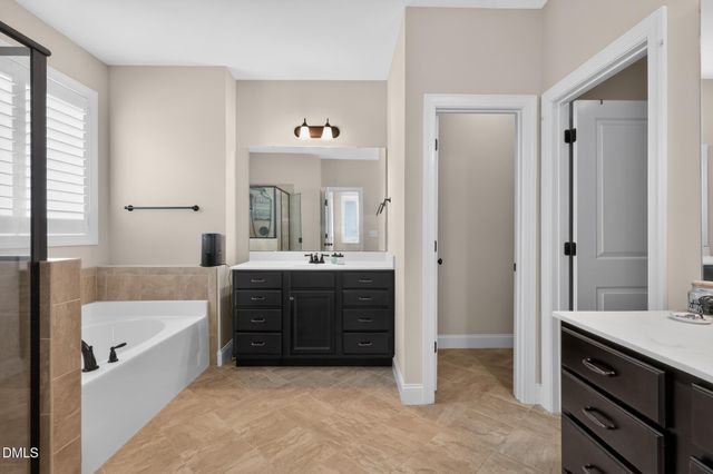 626 Bridgeport Circle, Clayton, NC 27527