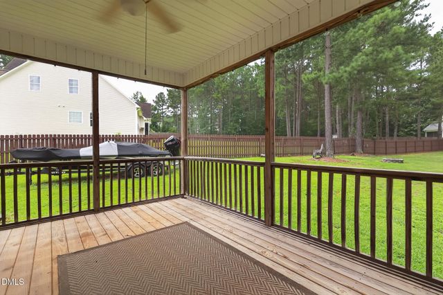 626 Bridgeport Circle, Clayton, NC 27527