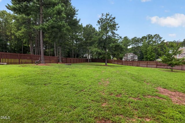 626 Bridgeport Circle, Clayton, NC 27527