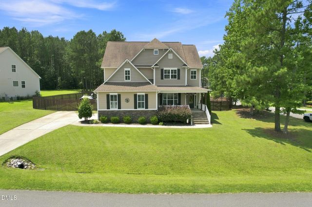 626 Bridgeport Circle, Clayton, NC 27527
