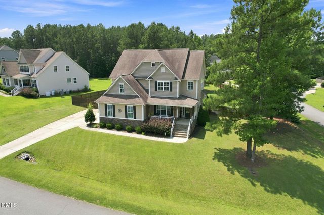 626 Bridgeport Circle, Clayton, NC 27527