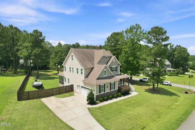 626 Bridgeport Circle, Clayton, NC 27527