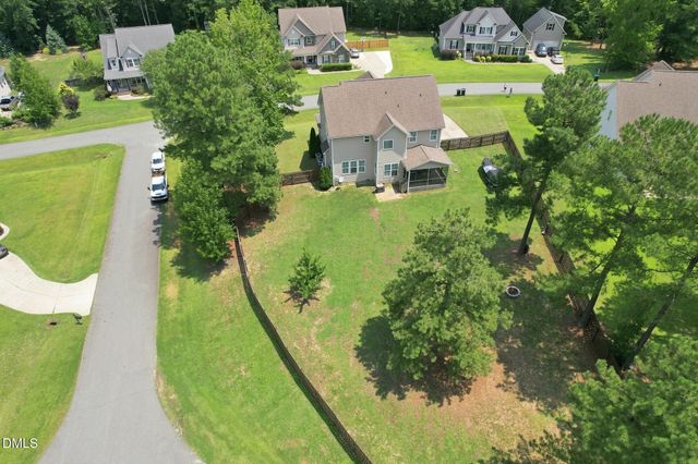626 Bridgeport Circle, Clayton, NC 27527