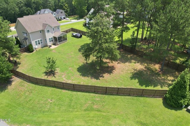 626 Bridgeport Circle, Clayton, NC 27527