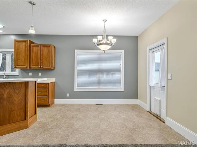 1135 Nassau Drive, Edwardsville, IL 62025