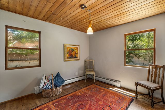 1820 Kiva Road, Santa Fe, NM 87505