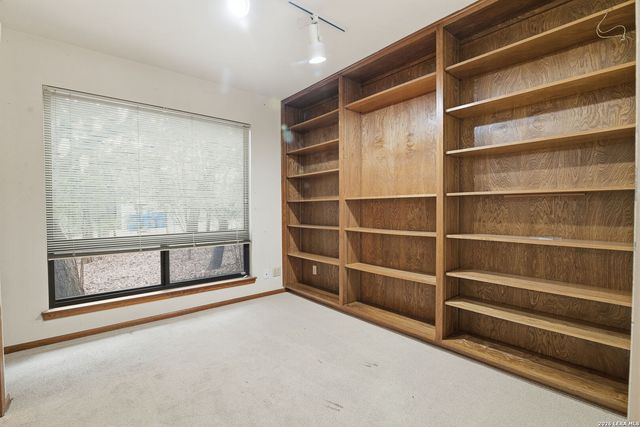 122 Painted Post, Shavano Park, TX 78231