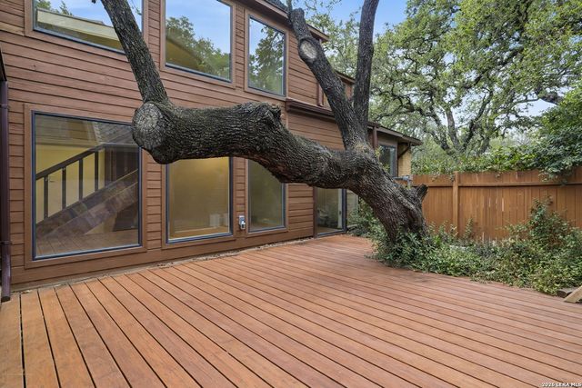 122 Painted Post, Shavano Park, TX 78231