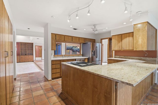 122 Painted Post, Shavano Park, TX 78231