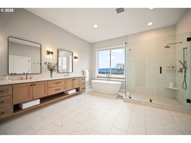 410 W U St, Washougal, WA 98671