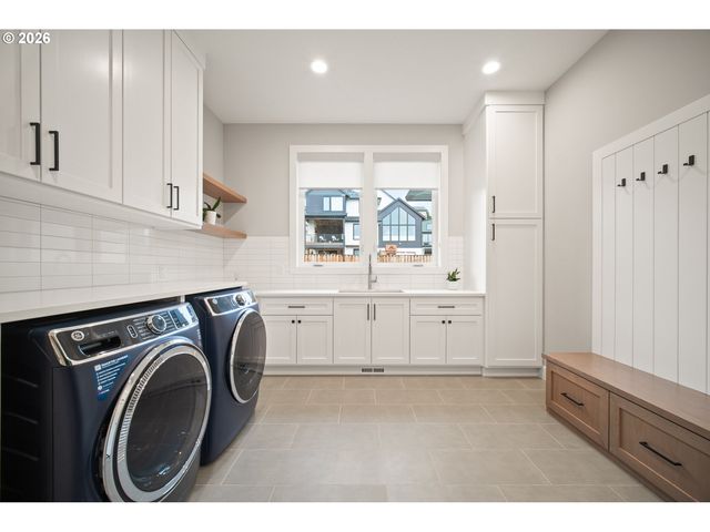 410 W U St, Washougal, WA 98671