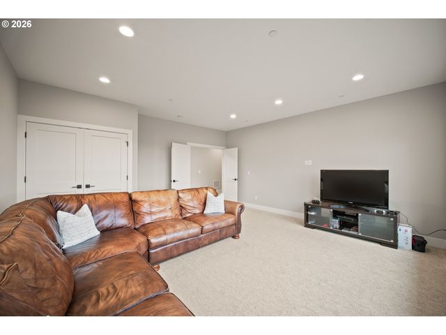 410 W U St, Washougal, WA 98671