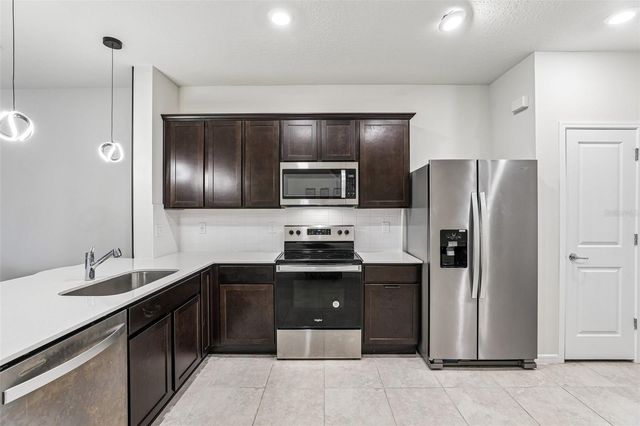 2570 WINSOME WAY, Davenport, FL 33896