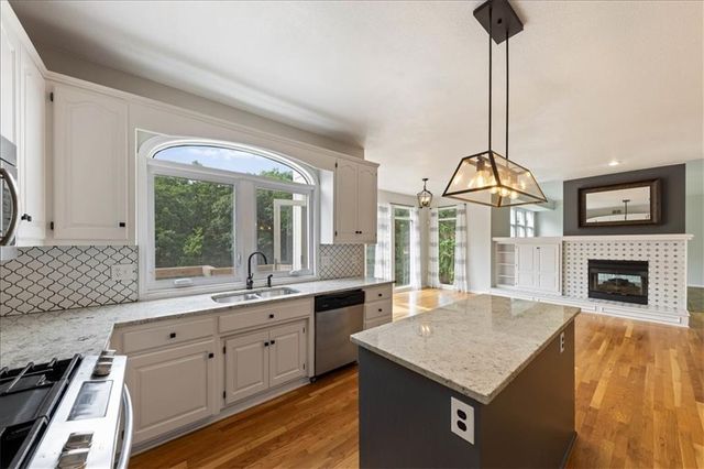 13509 W 53rd Terrace, Shawnee, KS 66216