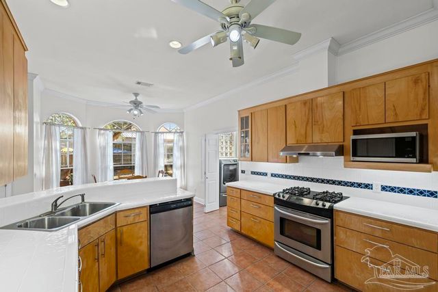 960 Vestavia Way, Gulf Breeze, FL 32563