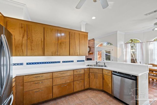 960 Vestavia Way, Gulf Breeze, FL 32563