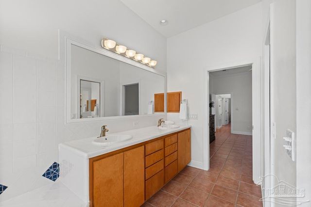 960 Vestavia Way, Gulf Breeze, FL 32563