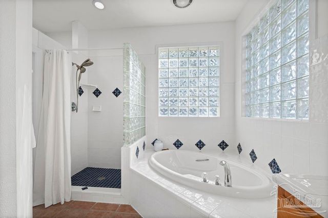 960 Vestavia Way, Gulf Breeze, FL 32563