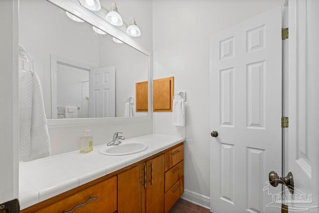 960 Vestavia Way, Gulf Breeze, FL 32563