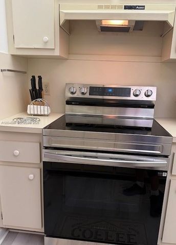 1401 SW 134th Way 211C, Pembroke Pines, FL 33027