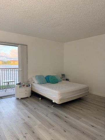 1401 SW 134th Way 211C, Pembroke Pines, FL 33027