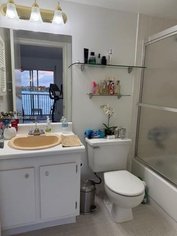 1401 SW 134th Way 211C, Pembroke Pines, FL 33027