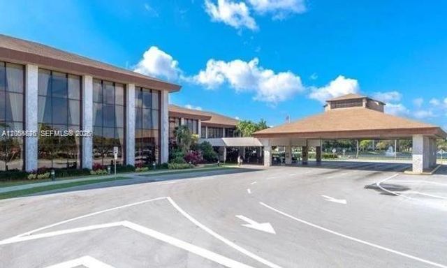 1401 SW 134th Way 211C, Pembroke Pines, FL 33027