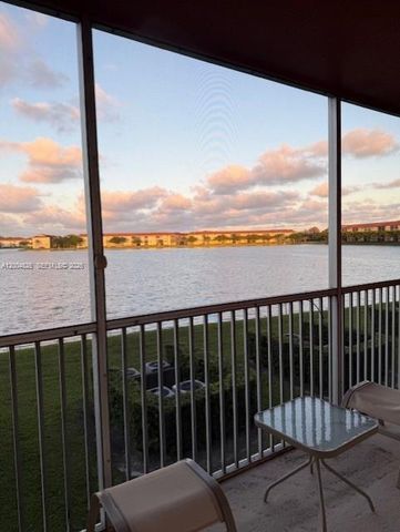 1401 SW 134th Way 211C, Pembroke Pines, FL 33027