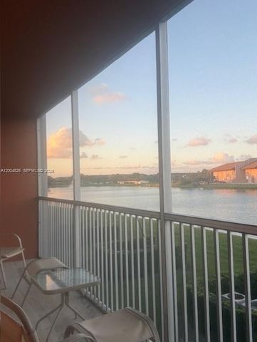 1401 SW 134th Way 211C, Pembroke Pines, FL 33027