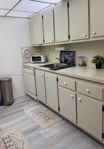 1401 SW 134th Way 211C, Pembroke Pines, FL 33027