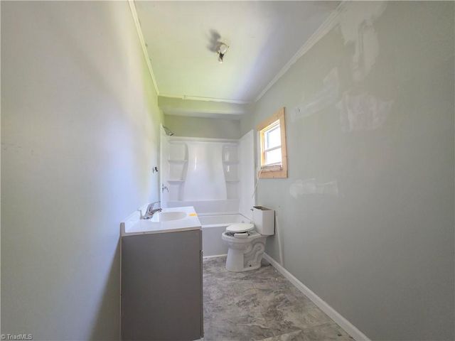 209 6th Avenue, Mayodan, NC 27027