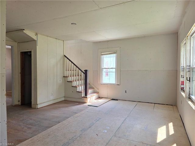 209 6th Avenue, Mayodan, NC 27027
