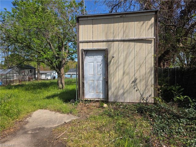 209 6th Avenue, Mayodan, NC 27027