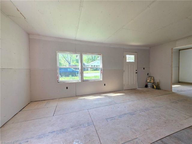 209 6th Avenue, Mayodan, NC 27027